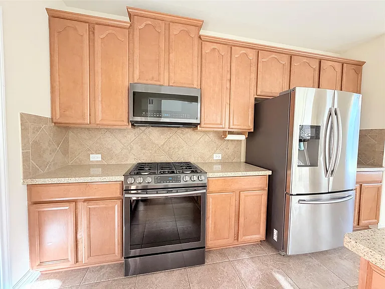 28015 Silverstream Ct — Photo 7