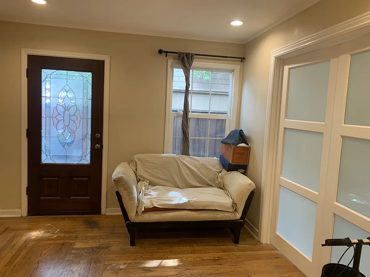 Building Photo - 667 Elm St #B