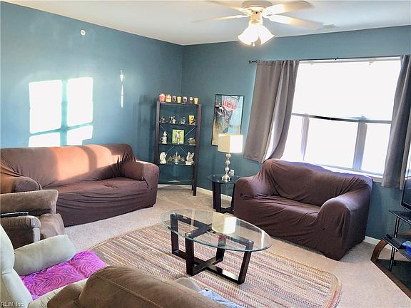 2nd image of 908 Southmoor Dr Unit 302