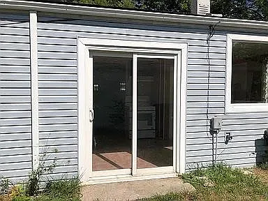 2076 Alberta St — Photo 2