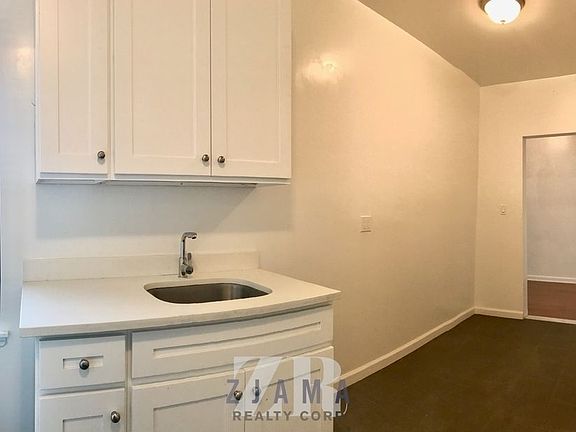 5th image of 301 Sterling St #6