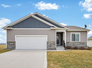 3261 Brook Landing Ct, Des Moines, IA 50317