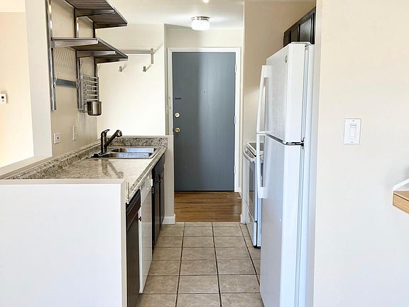4th image of 937 N Clarkson St APT 306