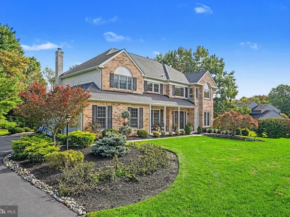1075 Carriage Ln, Blue Bell, PA 19422