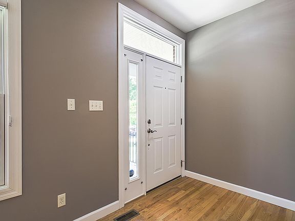 3rd image of 4228 W Pine Blvd #1