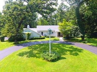 70 Old Hart Rd, Barrington Hills, IL 60010