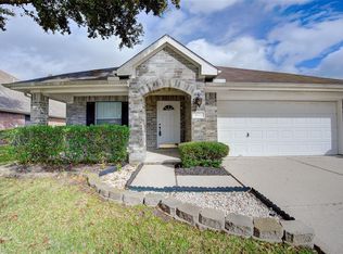 5111 Caprock Dr, Pearland, TX 77584