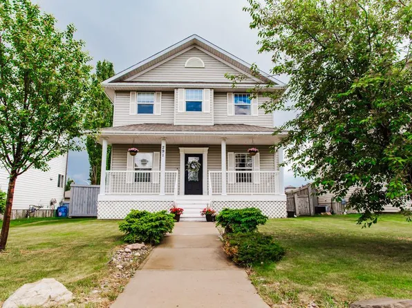 291 N Pinnacle Dr, Grande Prairie, AB T8W 2P8