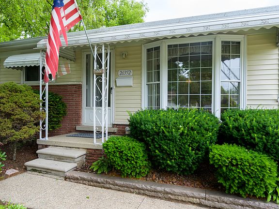 2nd image of 26352 Osmun Ave