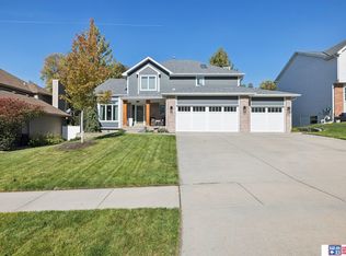 5020 Fir Hollow Ln, Lincoln, NE 68516