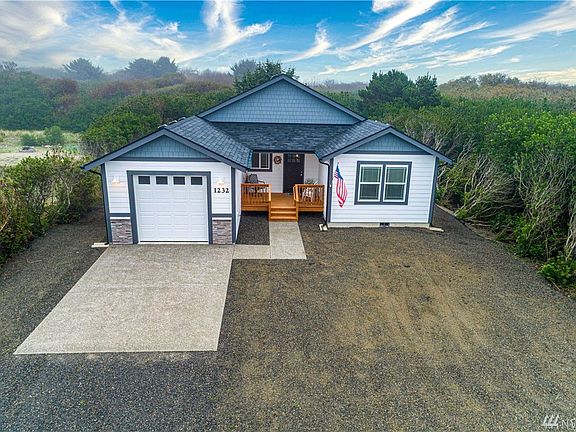 2nd image of 1232 E Ocean Shores Blvd SW