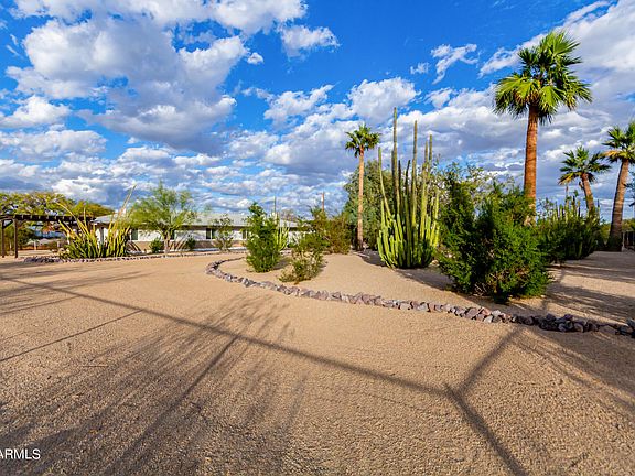 3rd image of 2238 E DESERT Lane