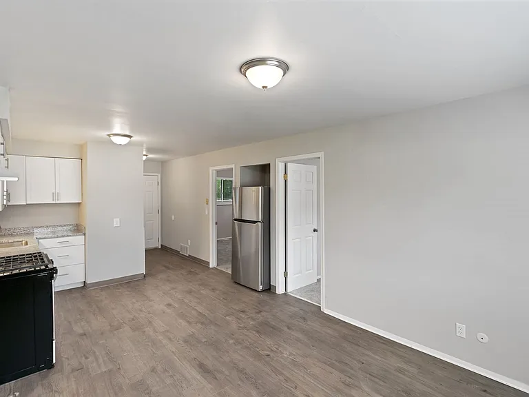 12320 & 12358 N Saginaw Rd — Photo 3