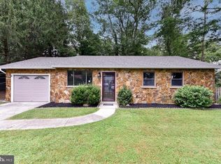 5 Holly Ct, Blackwood, NJ 08012