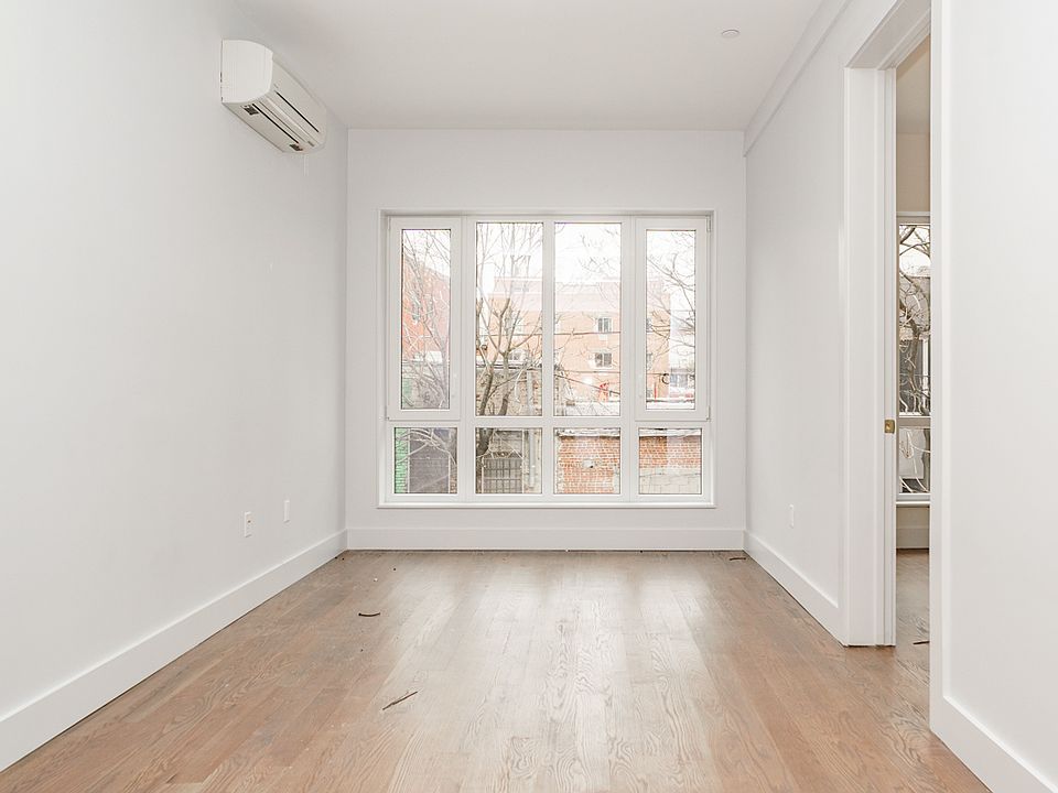 1st image of 99 Varet St #2A