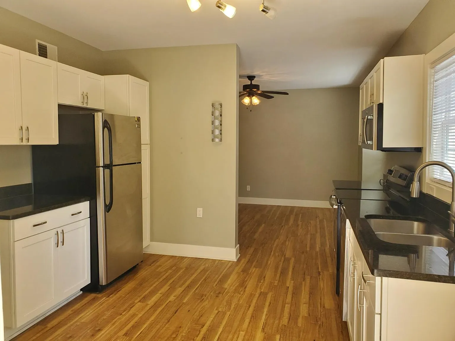 1 bed, 600 sqft, $1,400 — Photo 3