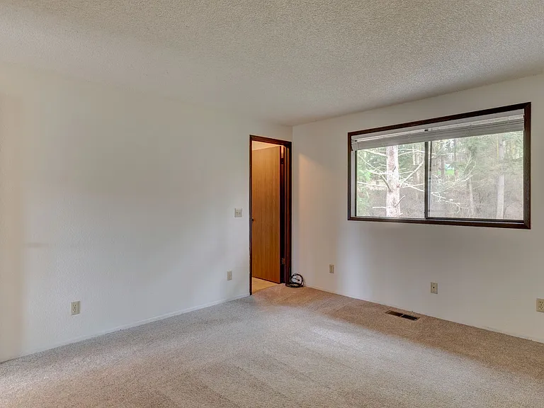 1601 McKinnon Dr — Photo 18
