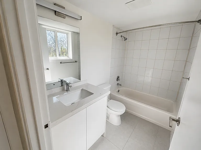 44 Walnut St #C6 — Photo 6