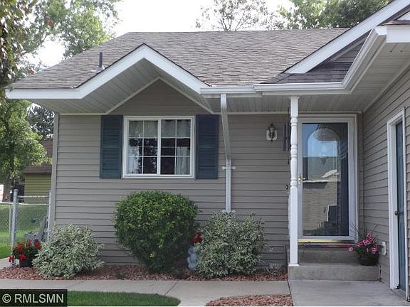 2nd image of 1518 Peach Dr NE