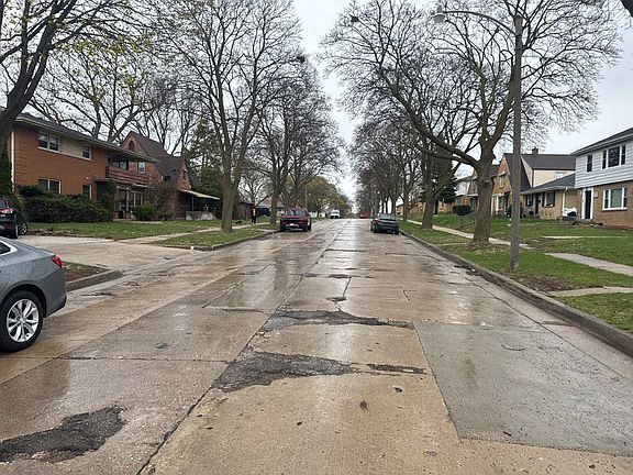 4th image of 7453 W Beckett Ave