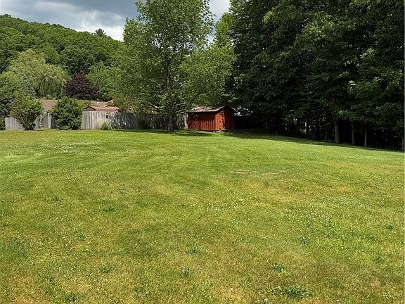 4th image of 101 Woodland Dr
