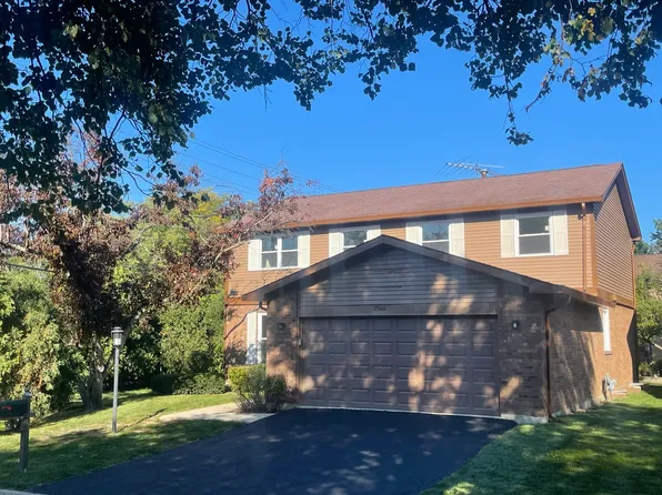 2566 Brian Dr, Northbrook, IL 60062