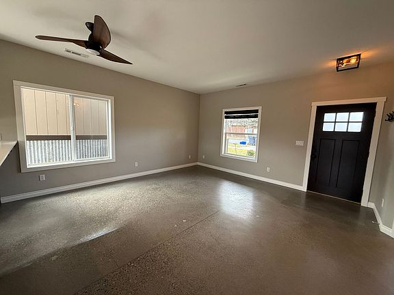 3rd image of 61158 Brookhollow Dr