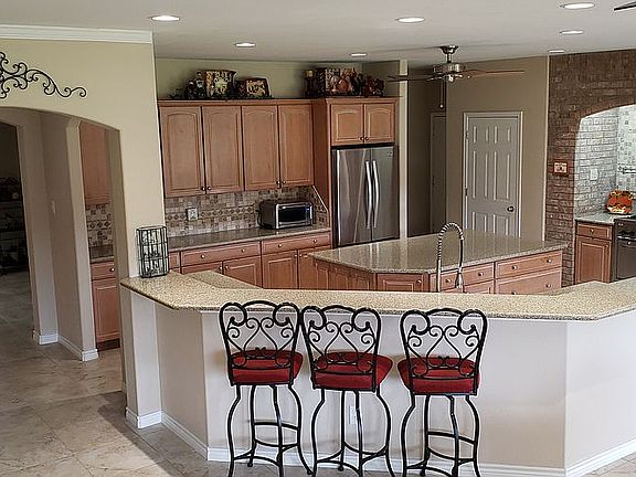 5th image of 2204 Red Rock Dr