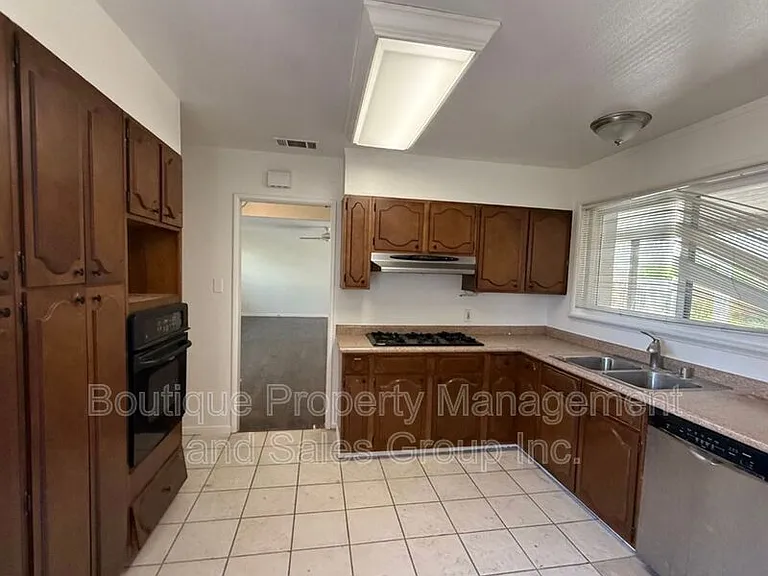1815 N Westwood Ave #A — Photo 7