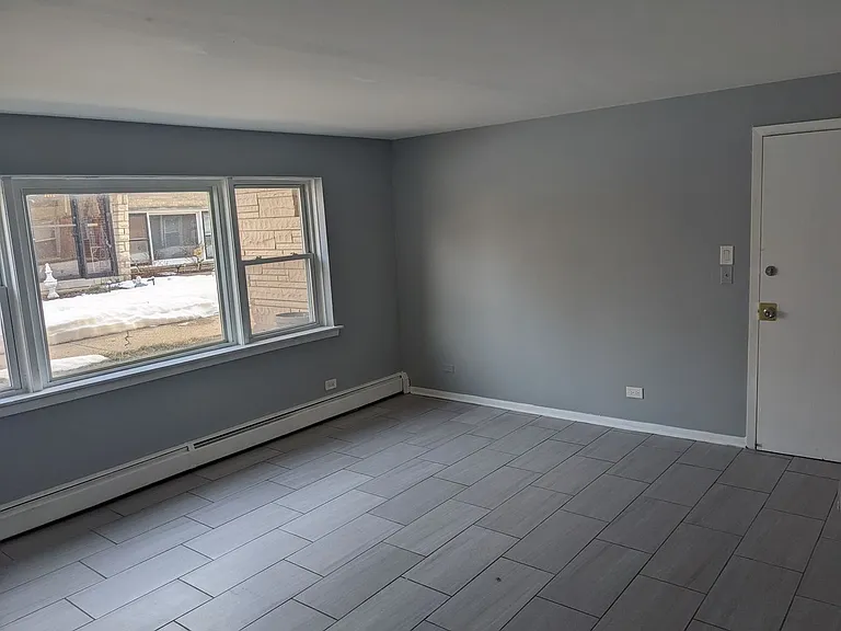 9208 S Kedzie Ave — Photo 3