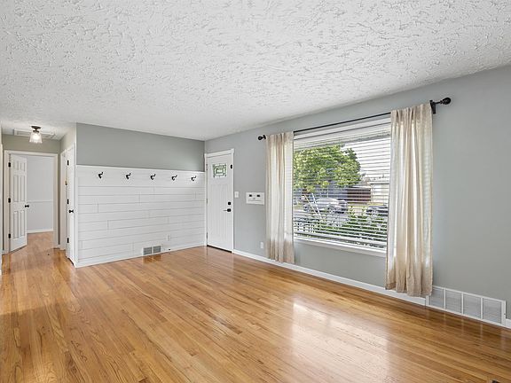 5th image of 4823 W Hoffman Pl