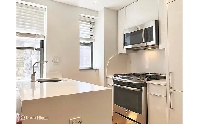 Rented by Douglas Elliman | media 26