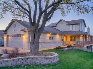 40 Delburne Dr, Davis, IL 61019