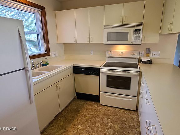 2nd image of 146 Foxfire Dr APT 203