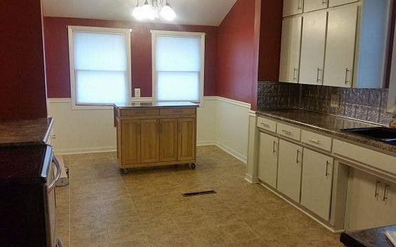 5th image of 829 S Iowa Ave