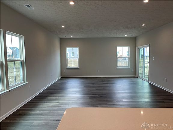3rd image of 1941 Schmidt Dr E