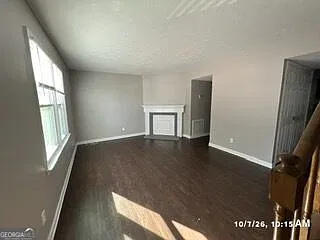 2 bed, 1.5 bath, 1120 sqft, $1,350 — Photo 2