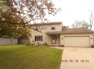 12124 Margaret Dr, Fenton, MI 48430