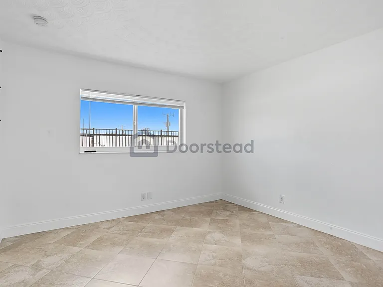 850 NE 13th St #9 — Photo 14