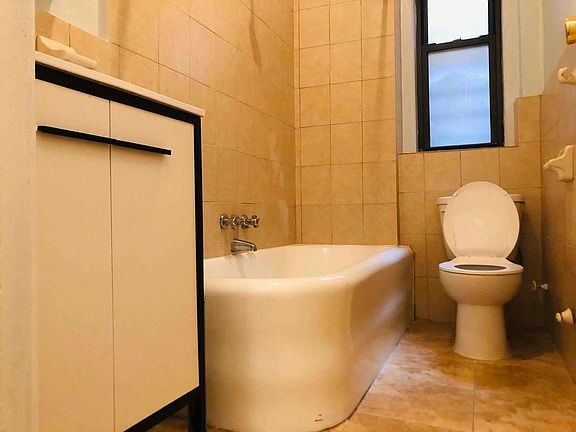5th image of 2157 Ocean Ave #2N