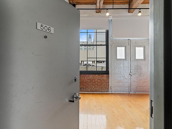 5th image of 1010 Arch St Unit 506