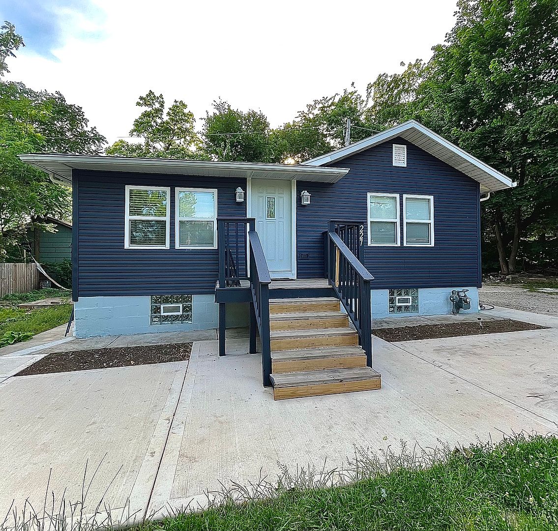 227 N Briggs St, Joliet, IL 60432 Zillow