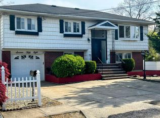 1658 Westmoreland Rd, Merrick, NY 11566