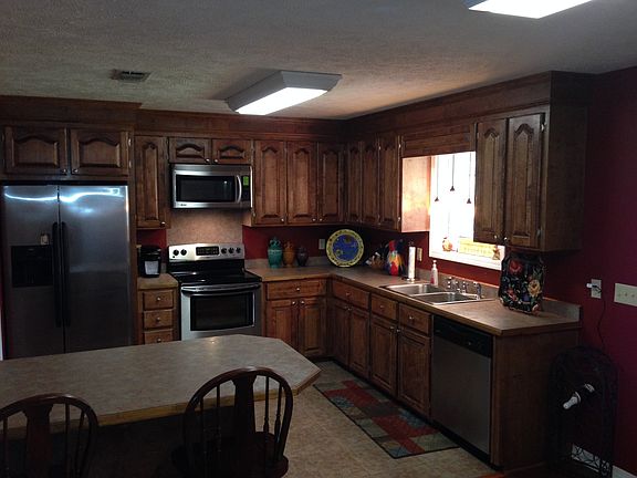 3rd image of 1084 Rolling Oaks Dr