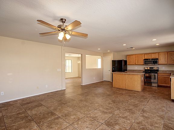 3rd image of 1616 E Bradstock Way