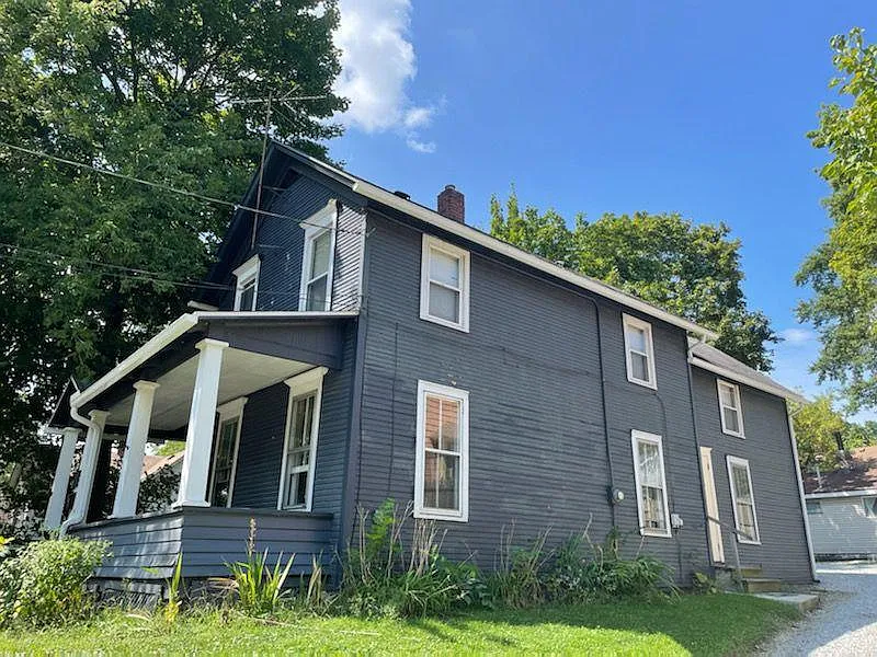 718 Wooster Rd N photo 1