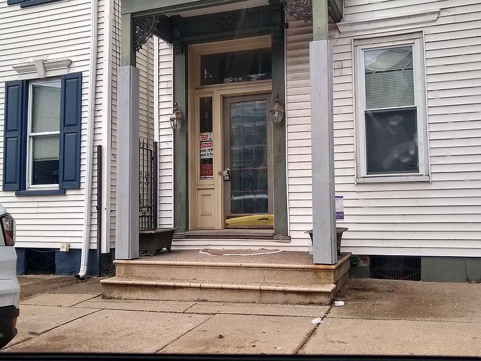 2nd image of 713 Washington St APT 3