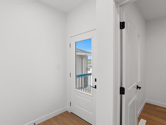 4th image of 153 Munn Way