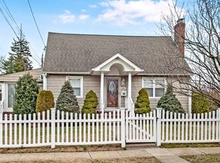 425 Lenox Ave, Uniondale, NY 11553