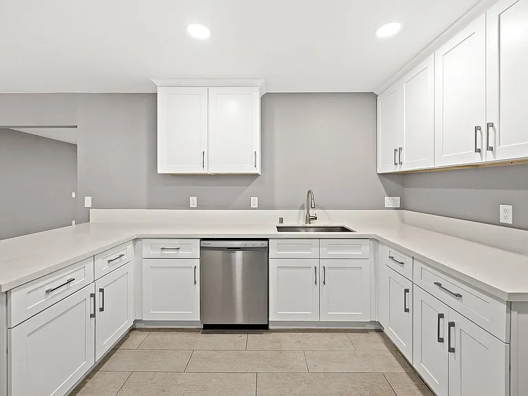 1641 Maywood Ave — Photo 11